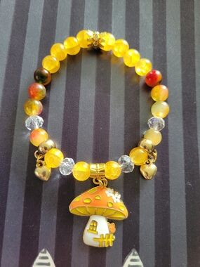 🖤NEW🖤 Hand Crafted Yellow & Orange Beaded Mushroom Charm Bracelet